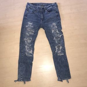Size 6 American Eagle cropped jeans (capris)!!